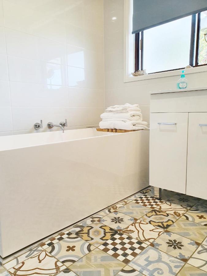 Marazul Best Deal - Stone Bathtub, Wifi, Functional - Mandarins And Lemons When Available Vincentia Luaran gambar